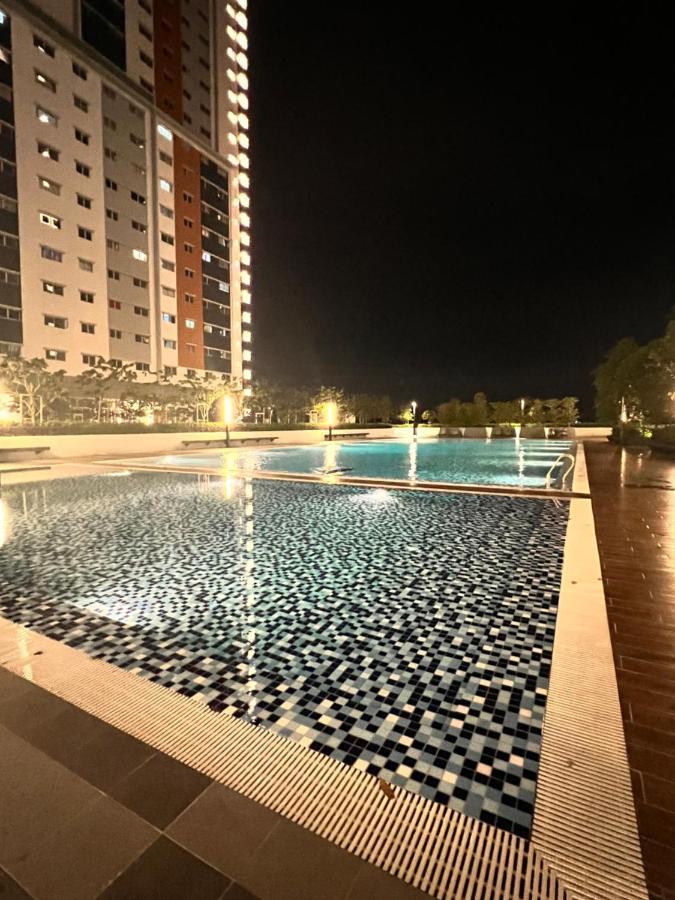 High Flyer Klia At Alanis Residence Kota Warisan Sepang Exterior foto